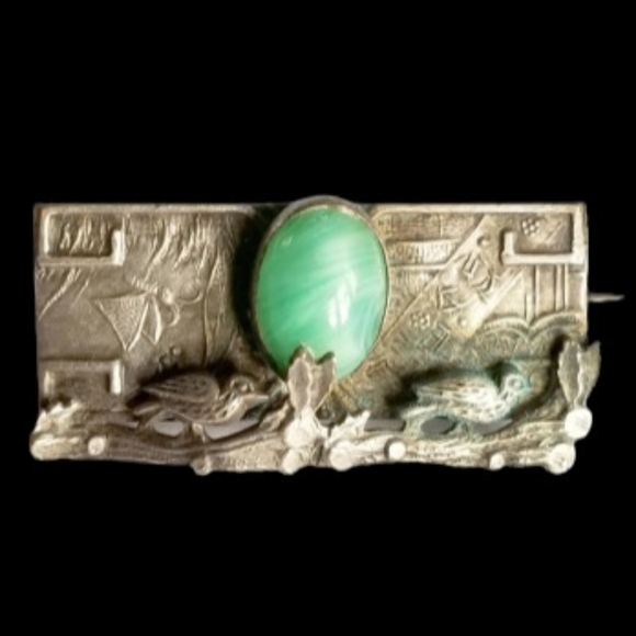 Vintage Jewelry - Antique Victorian brooch Peking glass bird pin